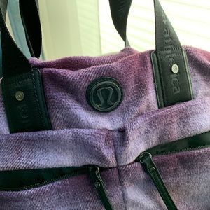 Lululemon gym/travel bag
